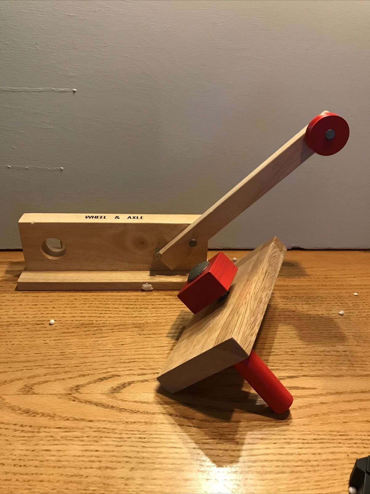 Simple Wheel And Axle Crane Model Demonstrates Physics And Science Pieces Plus