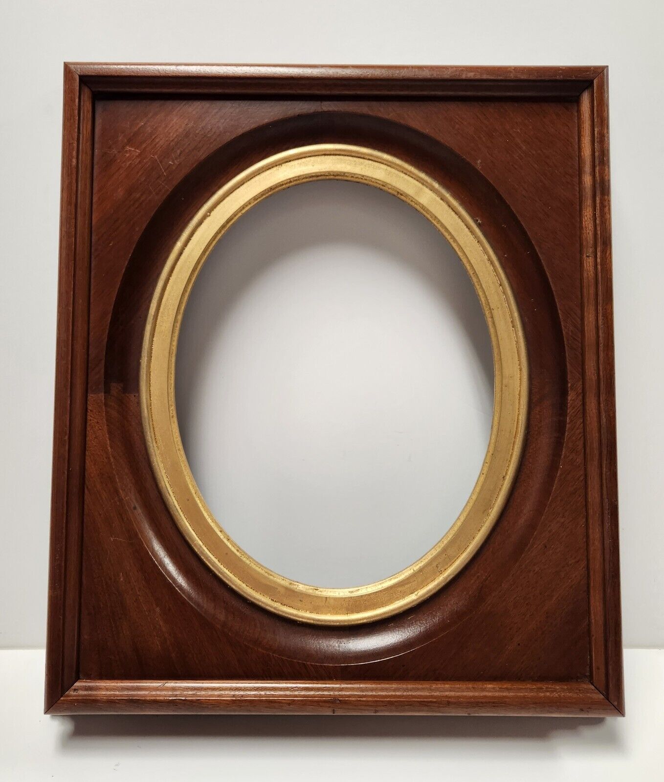 Great Civil War Era 8x10 Oval Wooden Picture Frame!